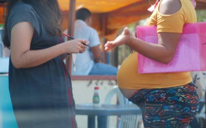 Recomiendan no embarazarse por riesgo de zika