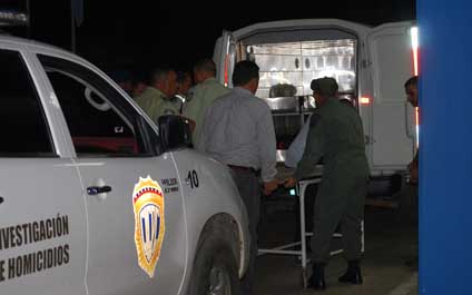 Le disparan a camionero en el estómago para robarlo