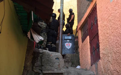 Termina situación de rehenes en Caracas con un pnb muerto