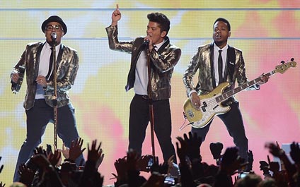 Coldplay, Bruno Mars, Beyoncé y Dudamel esta noche en el Super Bowl