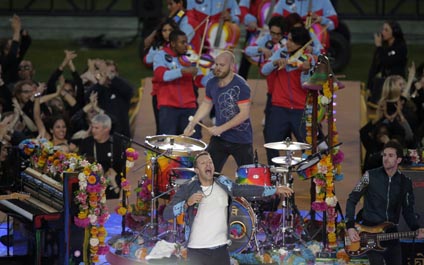 Nuevo video de Coldplay recibe duras críticas