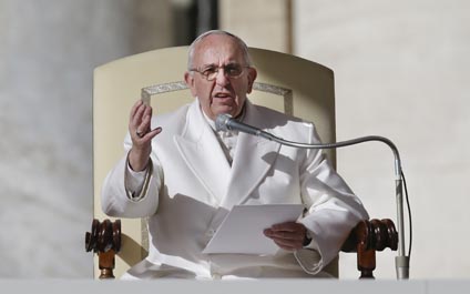El papa pide que “la tierra y el dinero” vuelvan a ser para todos