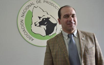 Lecheros de Uruguay exigen adelanto de deuda de Venezuela