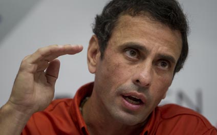 Capriles propone activar en paralelo enmienda y revocatorio