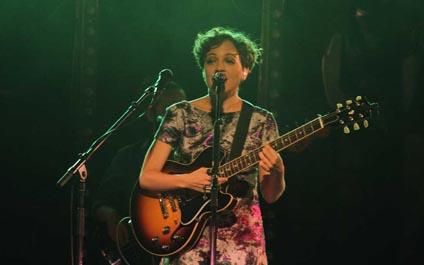 Natalia Lafourcade trabaja en su nuevo disco