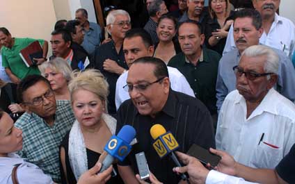 Maestros se declaran hoy en paro para exigir contrato