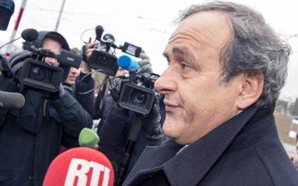 Platini acudió a la FIFA para apelar suspensión