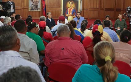Maduro encabeza reunión económica en Miraflores
