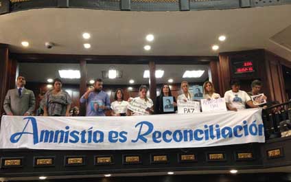 Oposición aprueba ley de Amnistía en primer debate