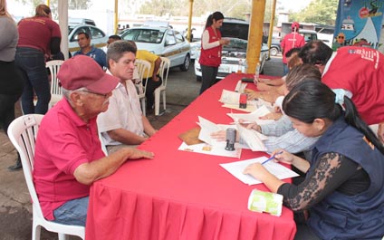 Gobernación del Zulia cambia “cacharros” por taxis nuevos