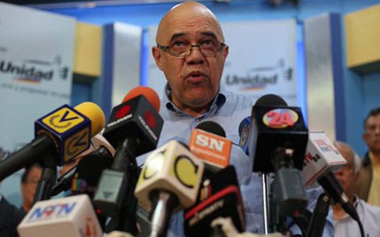 MUD: Maduro le aumenta la gasolina  a los venezolanos y se la regala a los Castros