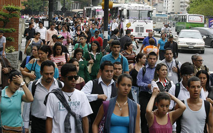 Venezolanos temen que medidas económicas aceleren inflación