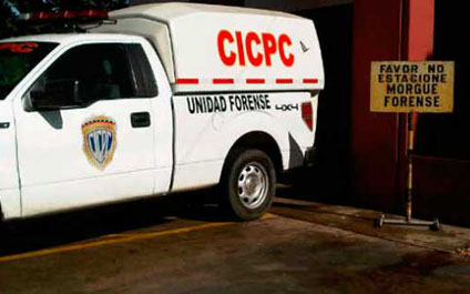 Estudiantes linchan a ladrón de celulares