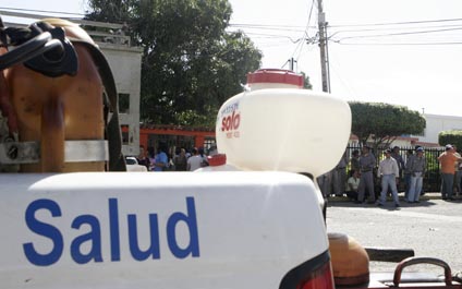 Gobernación del Zulia fumiga hospitales de Maracaibo