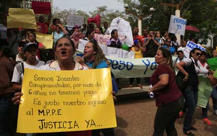 Maestros discutirán hoy la contraoferta del contrato colectivo