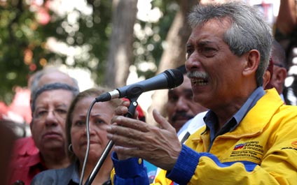 Gobierno vigila las empresas para garantizar producción