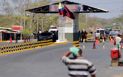 Abren paso en la frontera durante este sábado