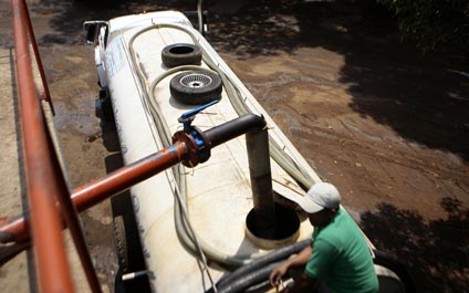 Hidrolago restringe el agua a cisternas en Planta C