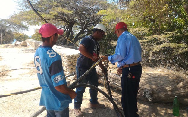 Gobernación restablece servicio eléctrico en Almirante Padilla