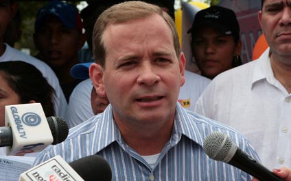 Guanipa llama a defender la democracia en el país