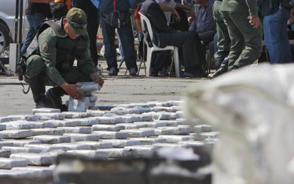 Detenida pareja con 75 panelas de cocaína en Machiques