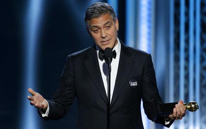 George Clooney "ama" sus canas y sus arrugas