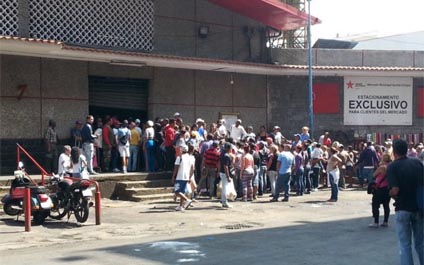 Cierran mercado de Quinta Crespo por intento de saqueo
