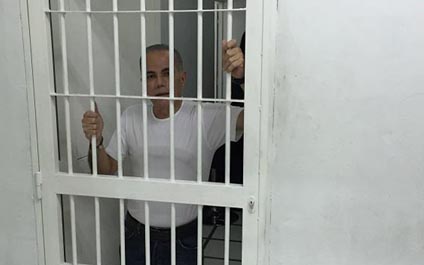 Difieren audiencia de Rosales para el lunes