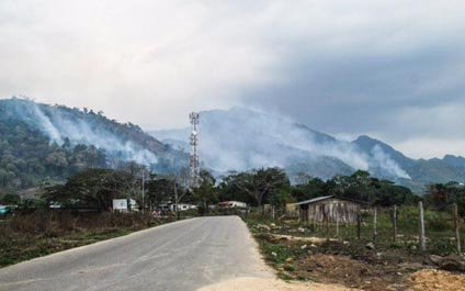 Incendio en la Sierra seca caudales de Tres Ríos