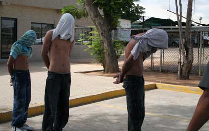 Policía científica captura a cinco delincuentes 
