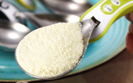 Leche represada por falta de empaque