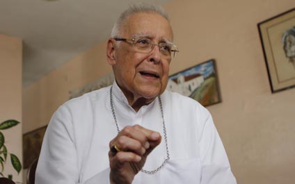 Monseñor Lückert espera regresar hoy a Coro