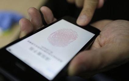 Chino vende a su bebé de 18 días para comprar un iPhone