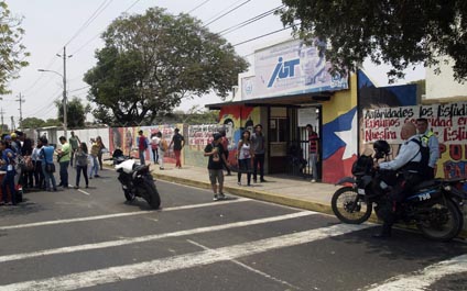 Estudiantes del IUTM protestan por el cambio de directiva