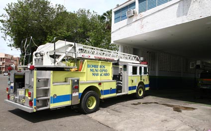 Bomberos protestan en el Milagro por mejoras salariales