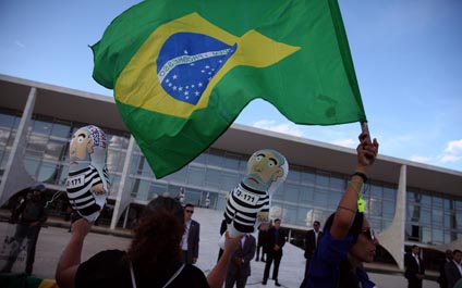 Protestan en Brasil antes de que Lula asuma un ministerio