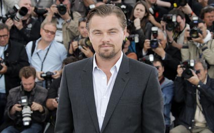 Leonardo DiCaprio recibe otra estatuilla hecha en Siberia