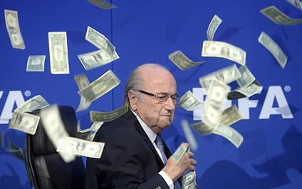 Blatter obtuvo 3,75 millones de dólares de la FIFA en 2015