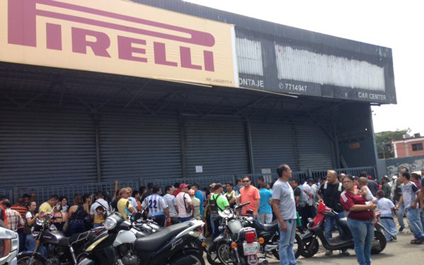Firestone y Pirelli disminuyeron producción de cauchos rin 13 y 14