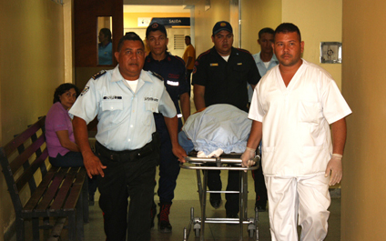 Mata a batazos a su mujer y luego se ahorca