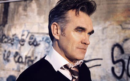Morrissey califica de “eterno idiota” al príncipe William