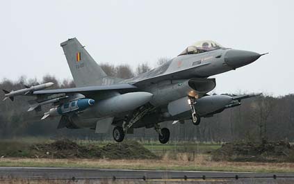 Bélgica envía cazas F-16 a bombardear el Estado Islámico