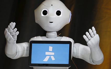 Abren en Japón primera tienda atendida por robots Pepper
