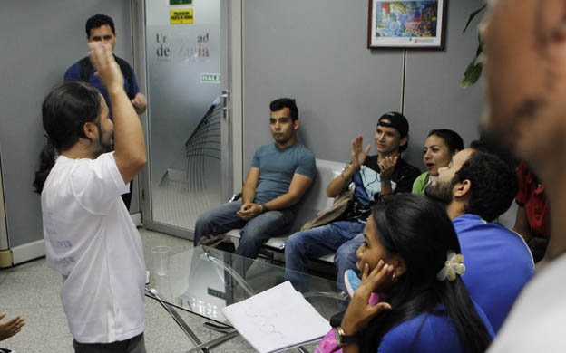 Estudiantes cierran portones de LUZ y autoridades prometen respuestas