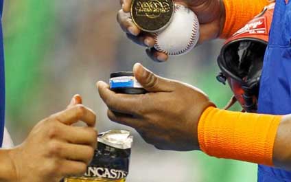 MLB castigará a quienes consuman tabaco