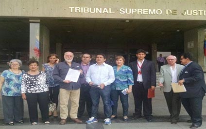 Periodistas piden protección al TSJ ante la escasez de papel