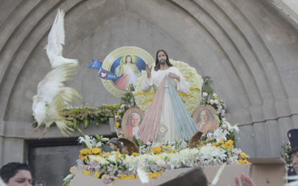 La fe en la Misericordia camina hoy en procesión