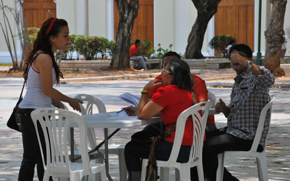 Chavistas firman contra la amnistía