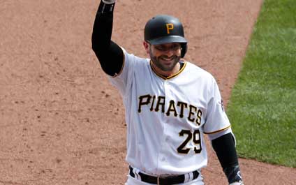 Cervelli destaca en triunfo de los Piratas