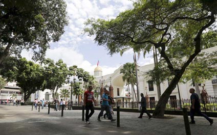 Venezolanos esperan que la AN ayude a aliviar crisis económica